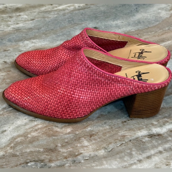 Women’s AMALFI Coral leather slip on mules- Size 7 - Picture 10 of 12